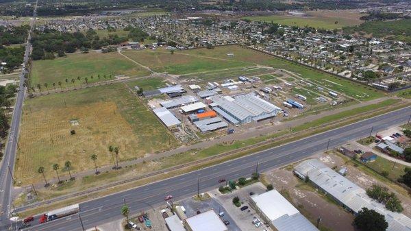 Don Wes Flea Market / plenty of shopping and free parking