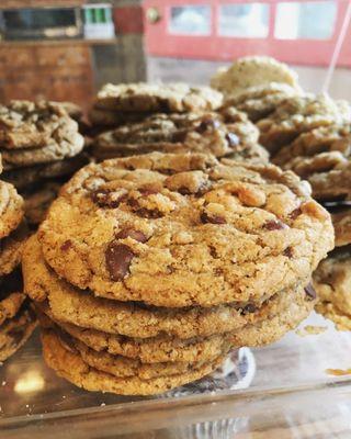 Vegan and gluten free chocolate chip cookies