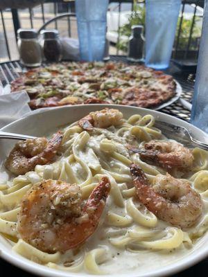 Fettuccine Alfredo & Shrimp Deluxe Pizza