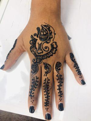 HENNA TATOO