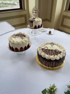 Wheatfields Black and White cake. Half Strawberry wedding cake and half Karen's Oooolala cake.