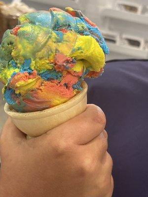 Superman cake cone