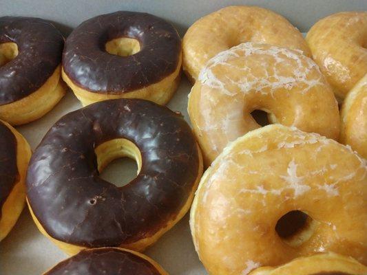 5:37am donuts. Cracking and not glossy. NOT Fresh