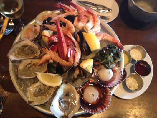 This Grand Sampler comes with; Laguna, Skookum, Malpeque oysters, Cherrystone clams, Peruvian Sacllops, jumbo shrimp, and more.