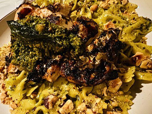 Pasta with Pesto and Chicken