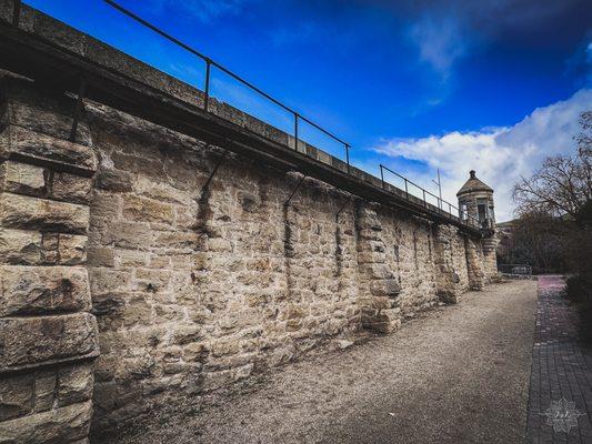 Outside the walls, headed towards the old cemetery.