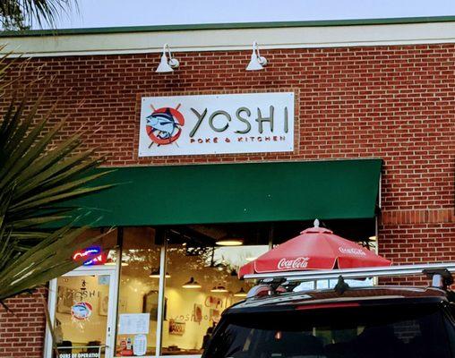 Yoshi Poke & Kitchen