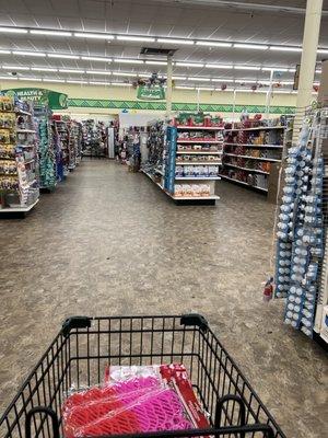 Large aisles that are very well organized