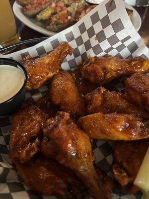 Honey hot chicken wings