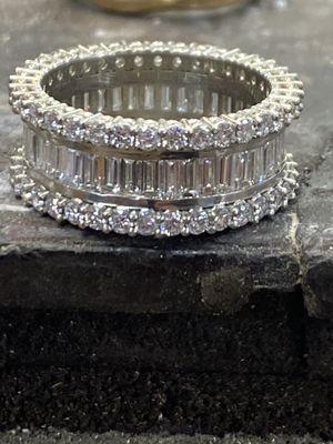 A super Baguette and Round Diamonds Eternity Band