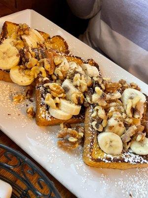 French Toast w/ Bananas & Nuts