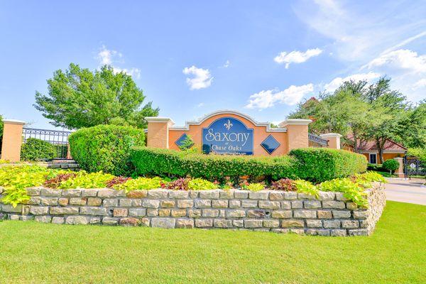 Saxony at Chase Oaks- Apartments for Rent in  Plano, TX