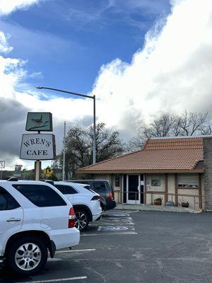 The front view of the cafe.