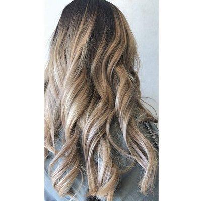 Warm Balyage done by Stephanie Rios