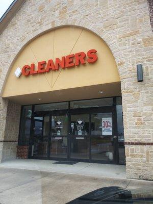 Diamond Cleaners - Great Customer Service - Greeting by Jimmy made me feel good.