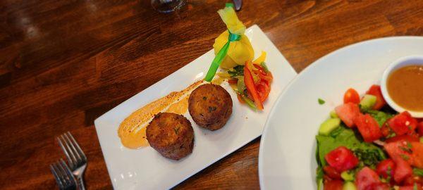 Crab cakes appetizer