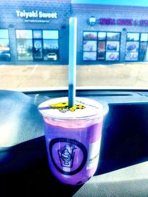 Taro smoothie with boba