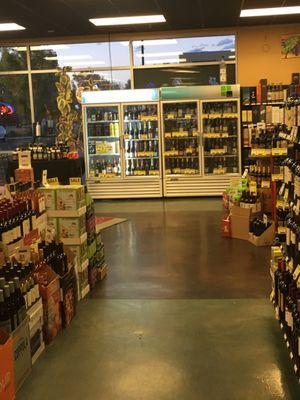 Highlands Wine & Liquor