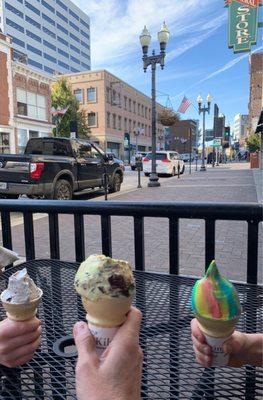 Nice little outdoor spot to enjoy our cones.