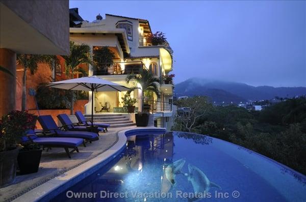 Luxury villa for rent at Gringo Gulch in Puerto Vallarta, Mexico. ID# 204654