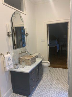 Guest bath counters and floor