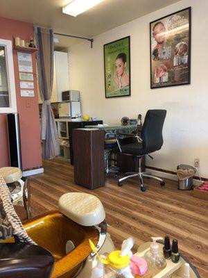 Very small place but there are 4 pedicure chairs and two hand tables