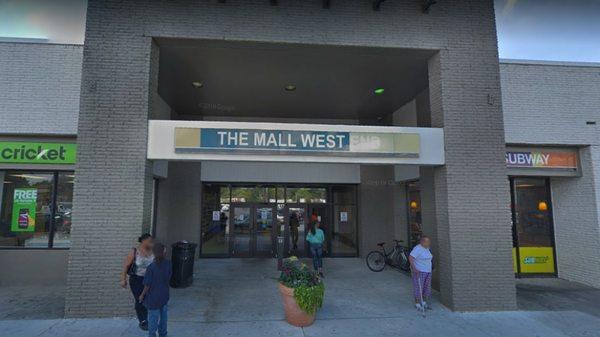 Street Entrance to Mall