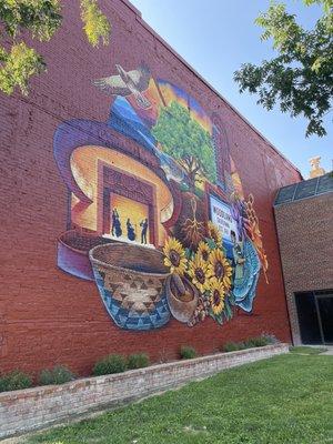 New mural next to the Woodland Opera House