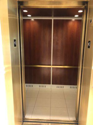 Von Maur North Point Mall Elevator