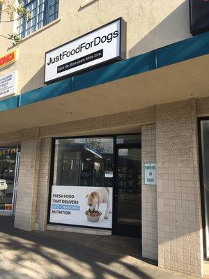 Welcome to our new JustFoodForDogs Santa Monica Pantry!