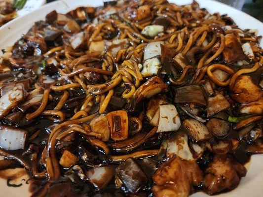 Noodles with black bean sauce