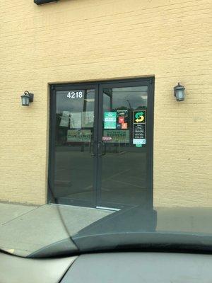 The front door of Subway on First Avenue. (Evansville, IN)