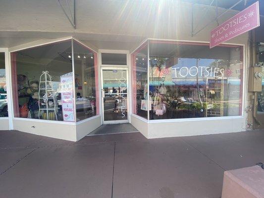 Tootsies entrance on Osceola street