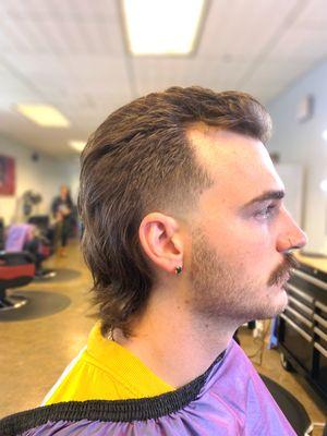 Hair  cut  Mullet still on trending