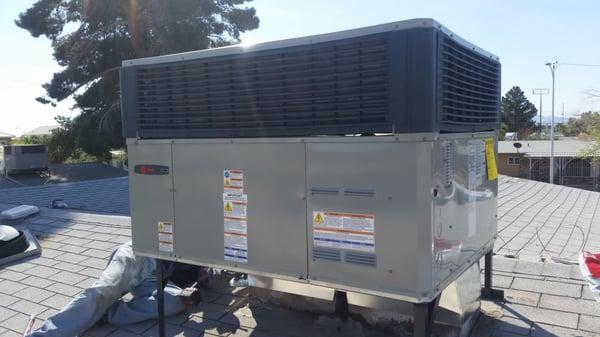 4 TON TRANE,  GAS/ ELECTRIC