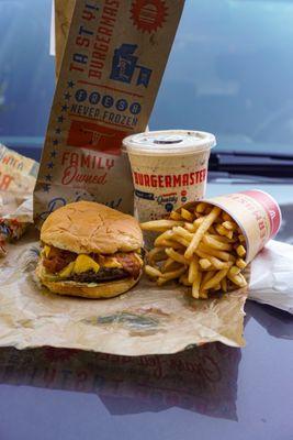 Baconmaster, Oreo Shake and Fries - IG: @nelson_eats