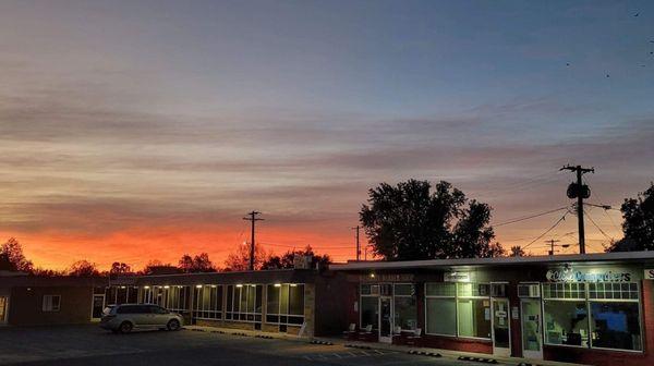 Sunrise shot over @clinecomputers the other day taken by @barracudacoffee. Great picture!