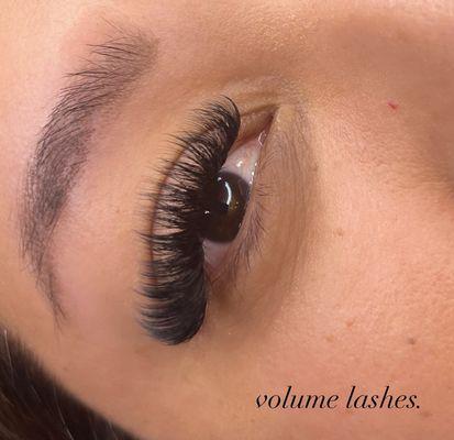 volume lashes by sarah