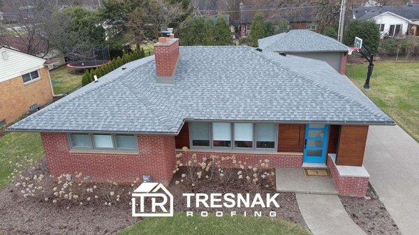 New Roof in Beverly Hills Michigan Using Max Def Pewter (CertainTeed Landmark PRO) Shingles