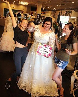 I said yes to the dress!!!