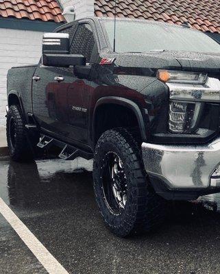 Just right! Finally, 37s are in with new Weld Off Road wheels!