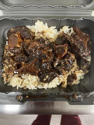 Small Oxtails and Rice