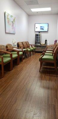 Nice waiting area in imaging.