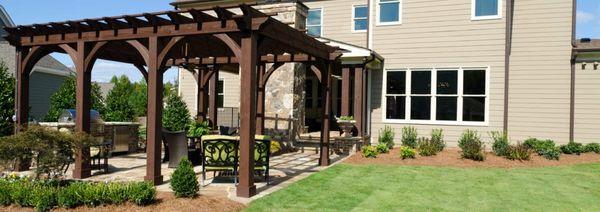 Pergola and outdoor kitchen