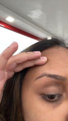 Eyebrow threading gap in eyebrow