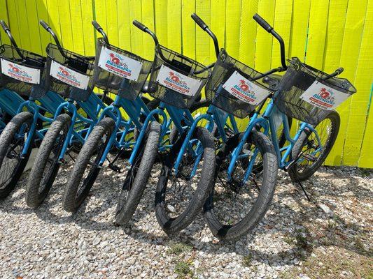 All of our rental bikes have baskets and come with a bike lock and helmet!