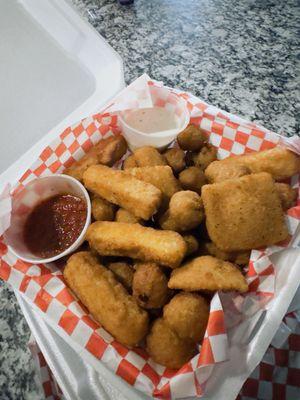 party plate fried mushroom, mozzarella sticks, and fried raviolis