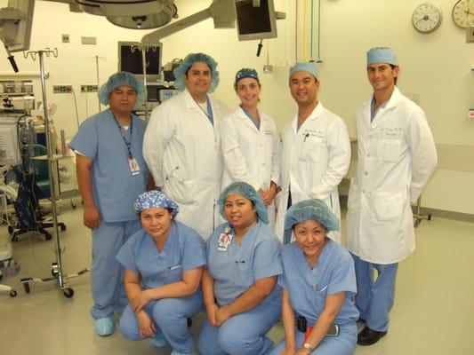 Dr. Tan with one of his surgical teams at Long Beach Memorial