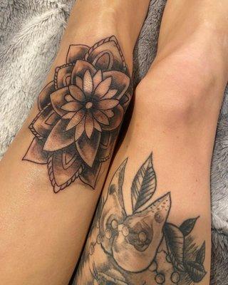 Knee tattoo by Rob