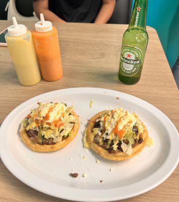 Sopes de Carne Asada